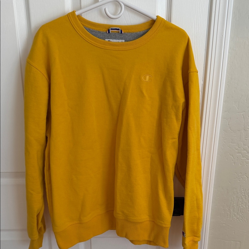 Champion Men’s Crewneck Sweatshirt in Mustard Men’s Large